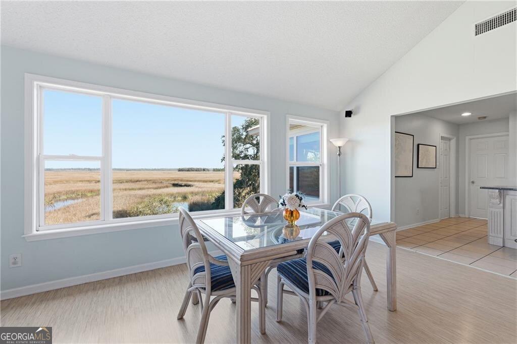 1116 Pleasure Point Lane NE