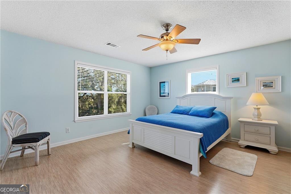 1116 Pleasure Point Lane NE