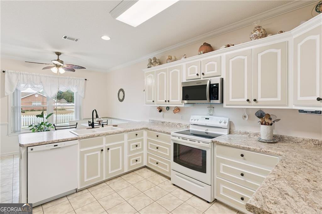 932 Hitching Post Lane