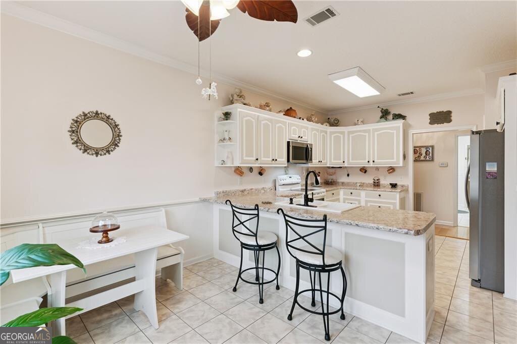 932 Hitching Post Lane
