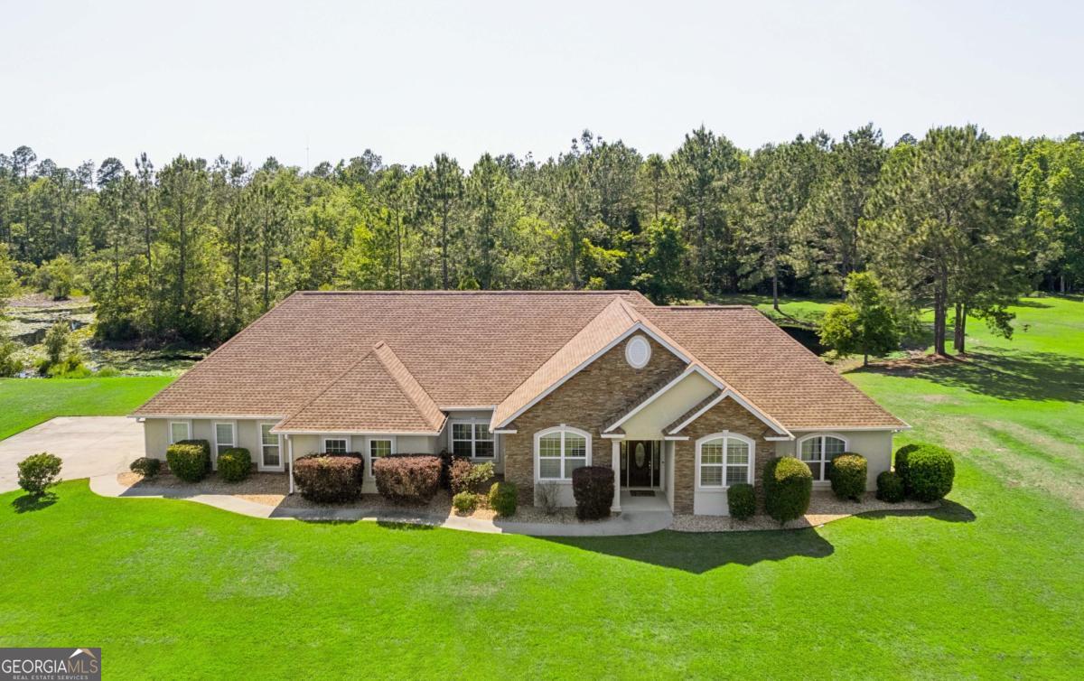 190 Lakes Drive