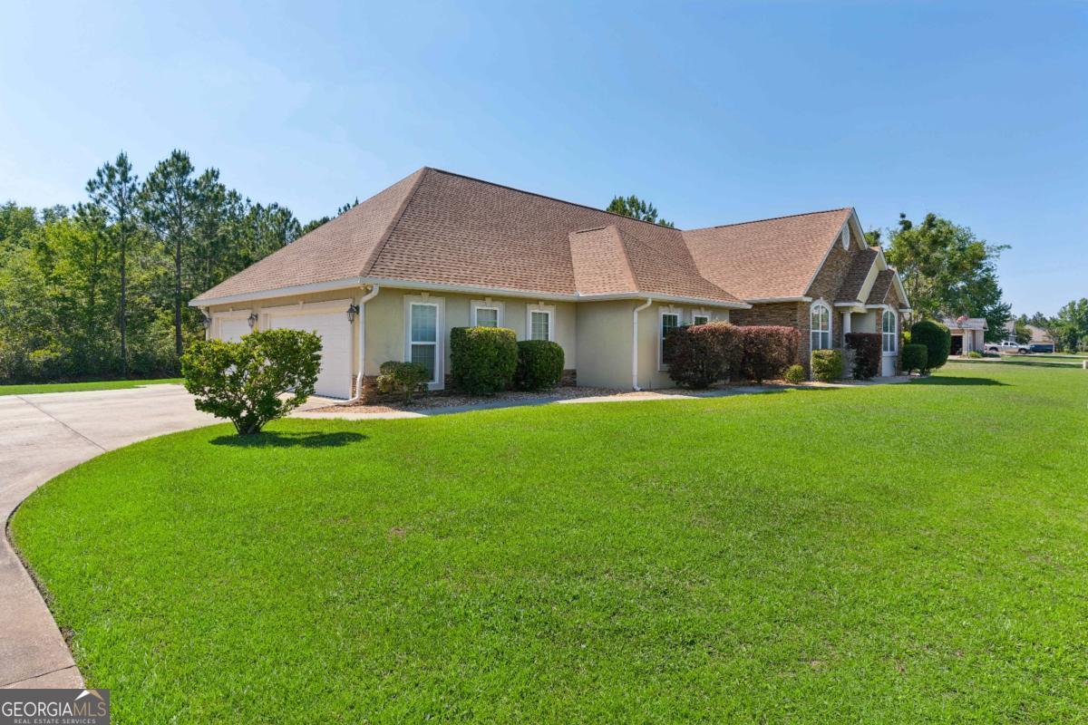 190 Lakes Drive