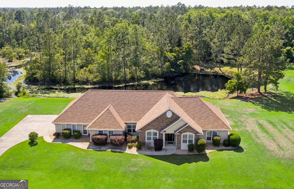 190 Lakes Drive