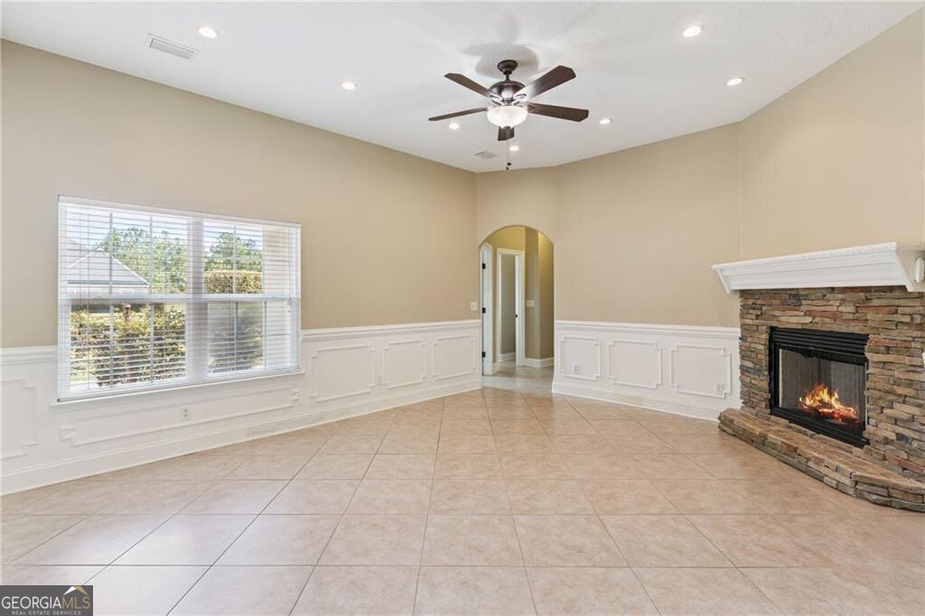 190 Lakes Drive