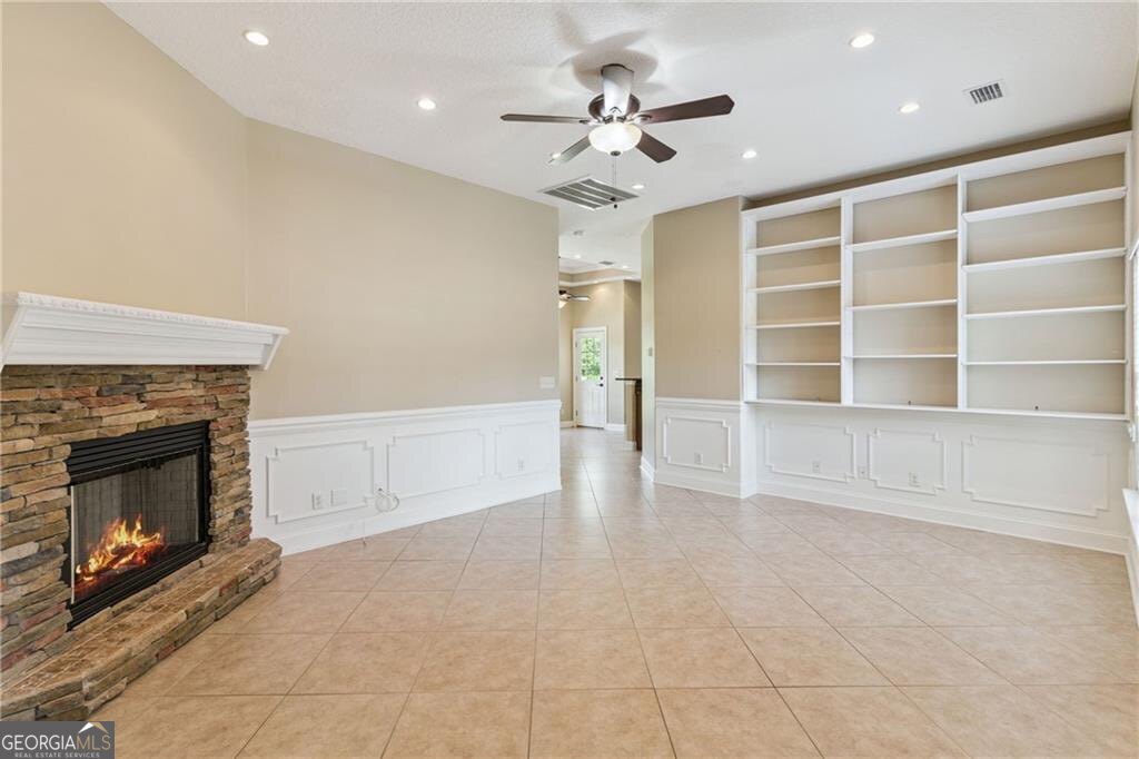 190 Lakes Drive