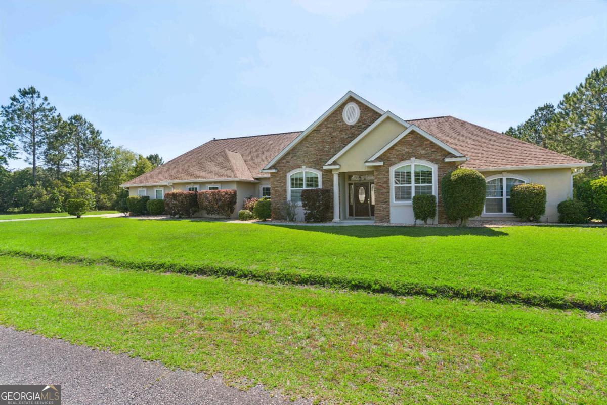 190 Lakes Drive