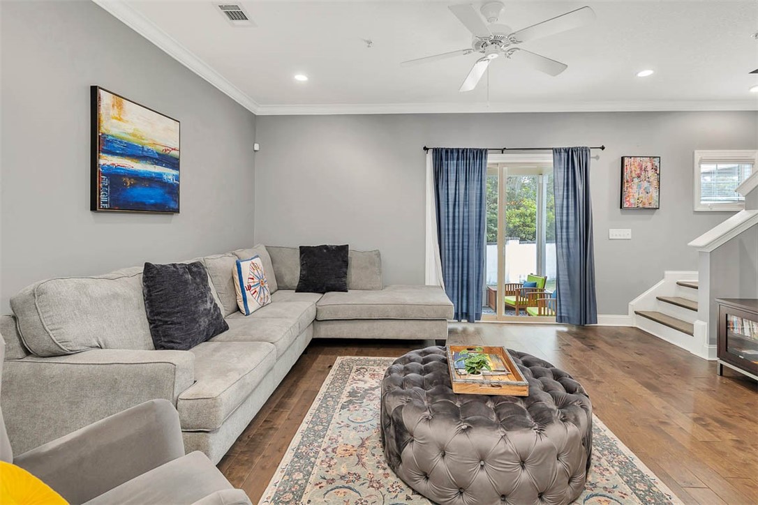 304 Mariners Circle