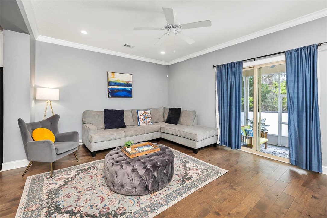 304 Mariners Circle