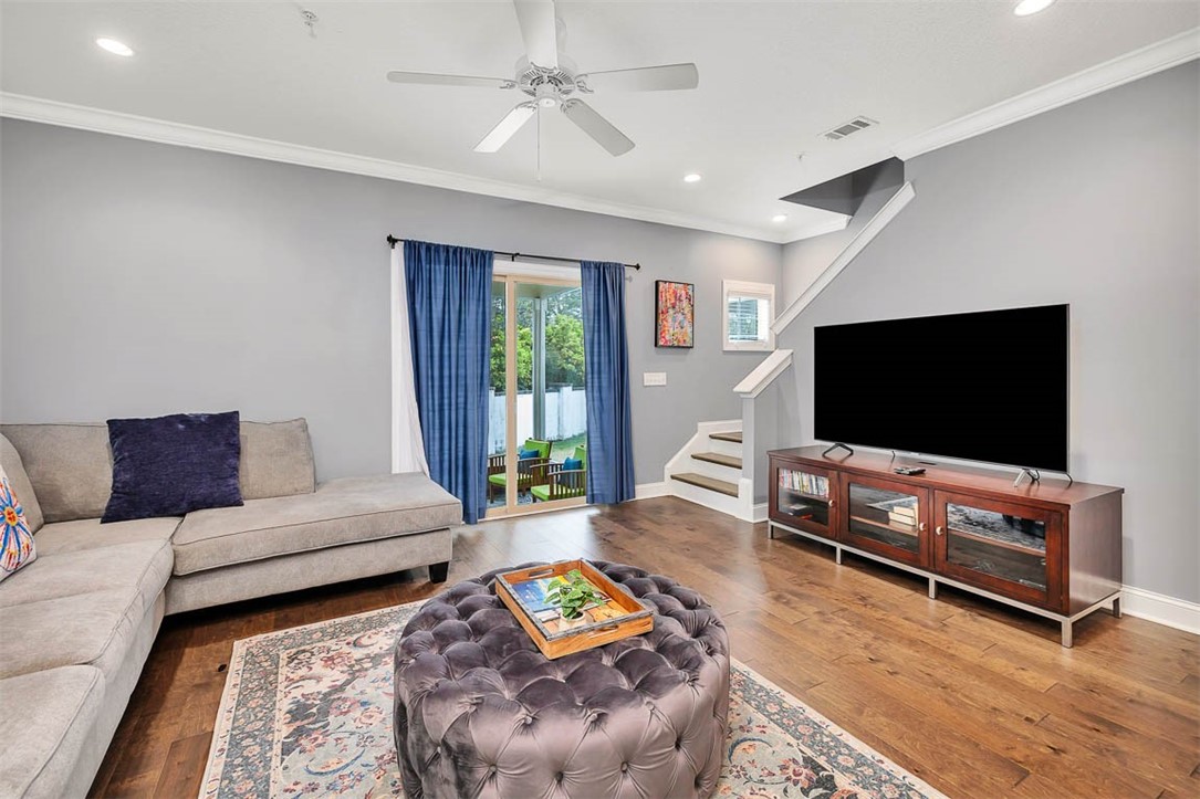304 Mariners Circle