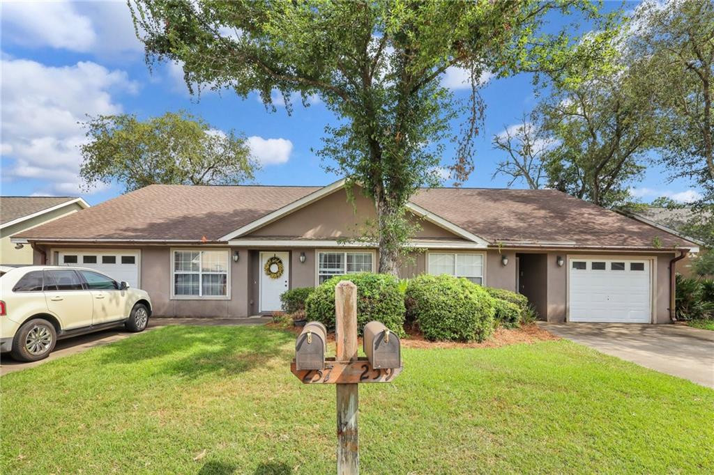 257 & 259 Windridge Drive