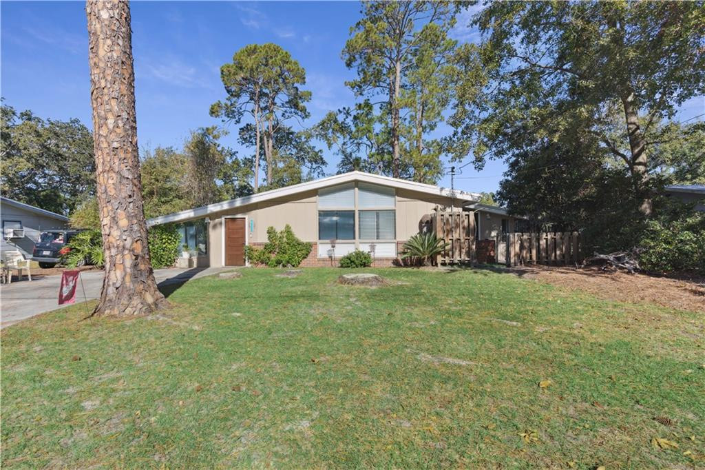 2111 Clairmont Lane