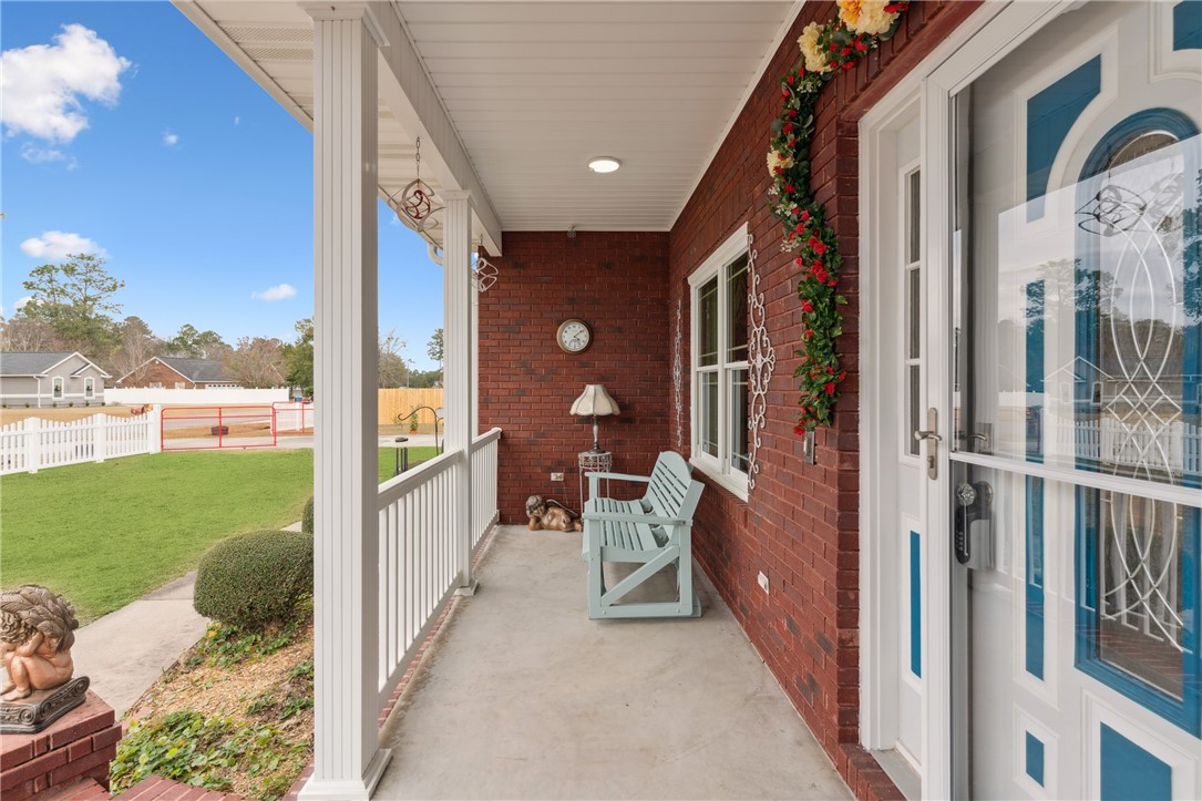 932 Hitching Post Lane