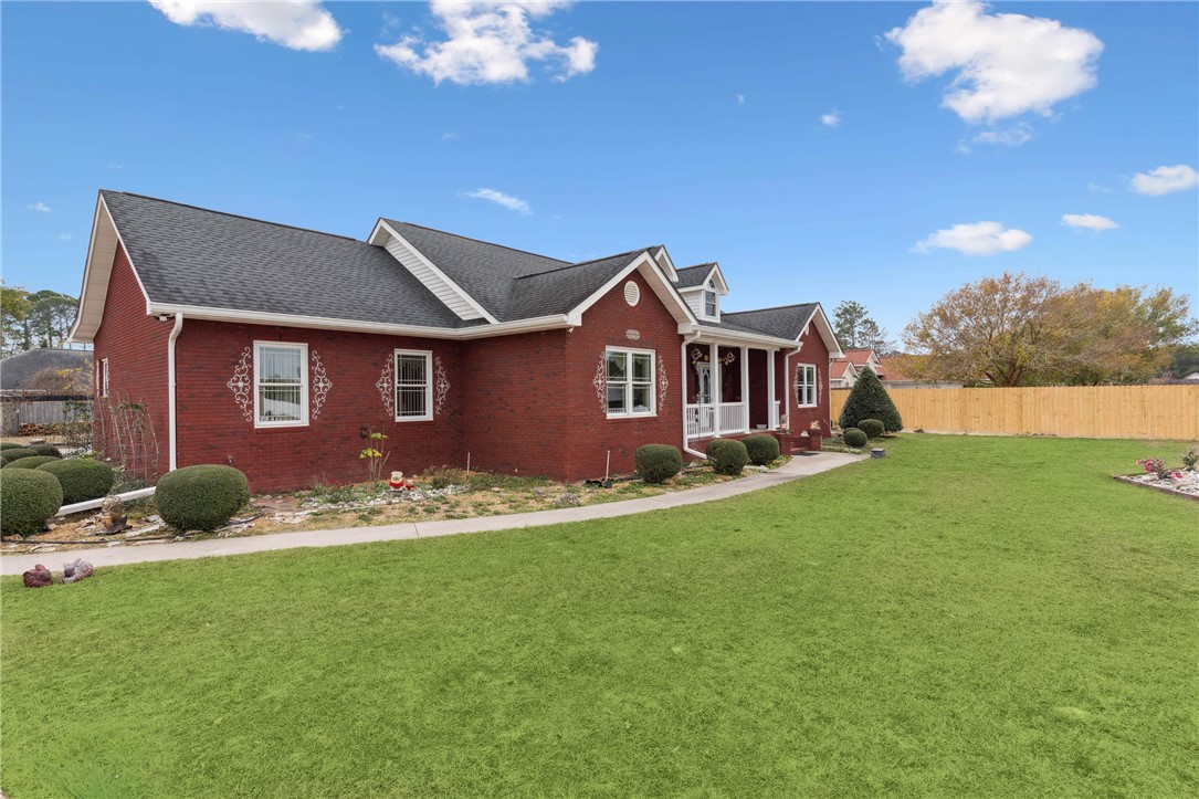 932 Hitching Post Lane