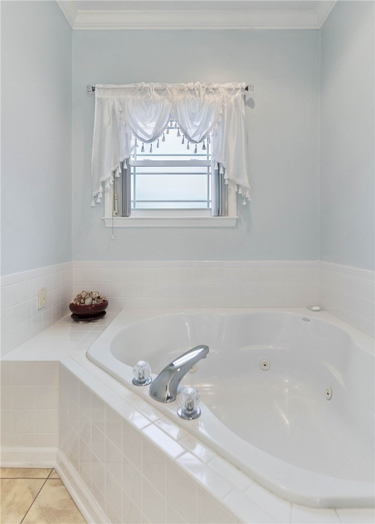 932 Hitching Post Lane