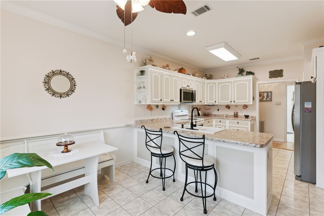 932 Hitching Post Lane