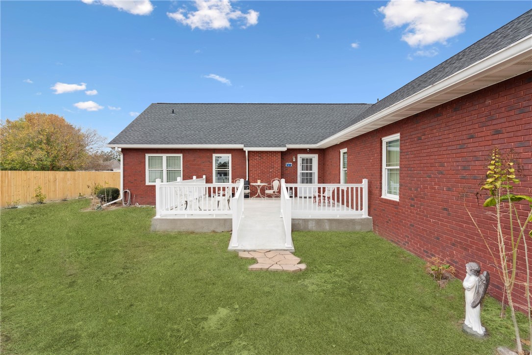 932 Hitching Post Lane