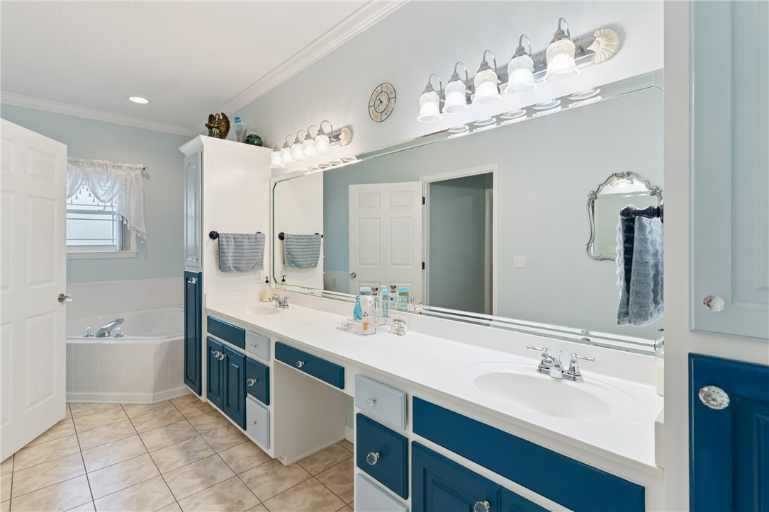 932 Hitching Post Lane