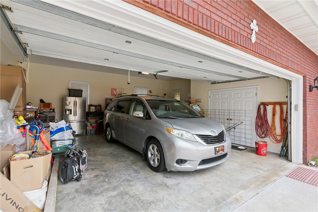 932 Hitching Post Lane