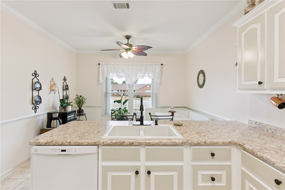 932 Hitching Post Lane