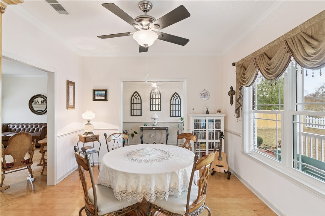 932 Hitching Post Lane