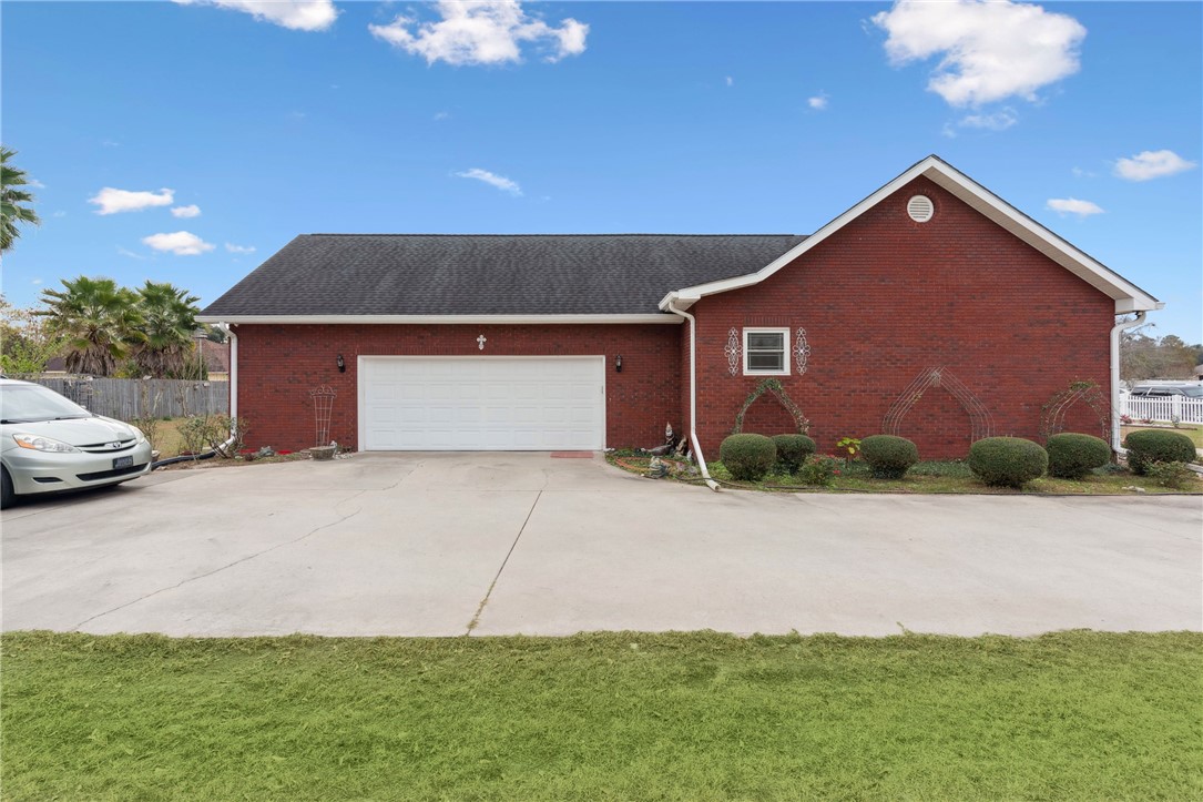 932 Hitching Post Lane