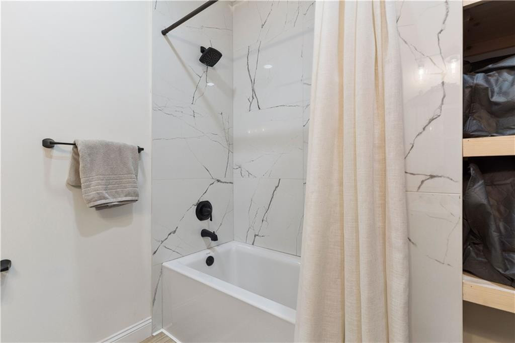 1757 McInstosh Trl SE
