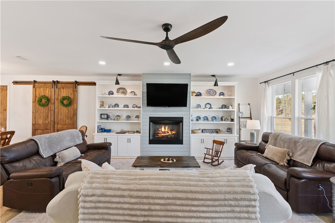 1757 McInstosh Trl SE