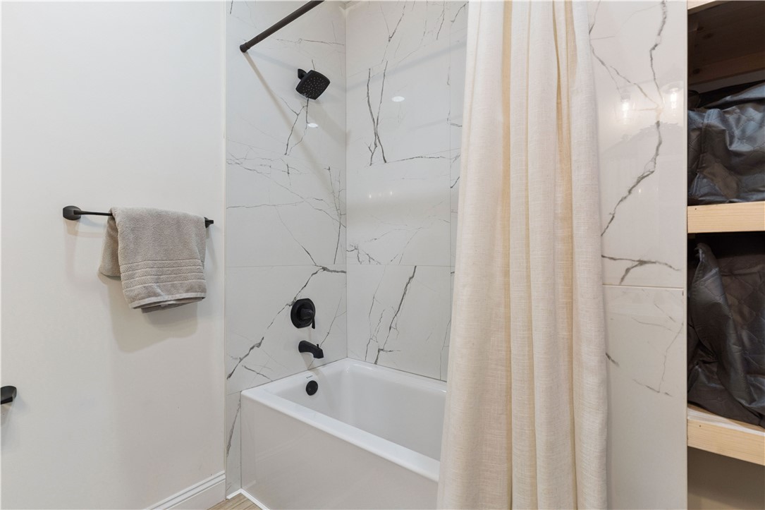 1757 McInstosh Trl SE