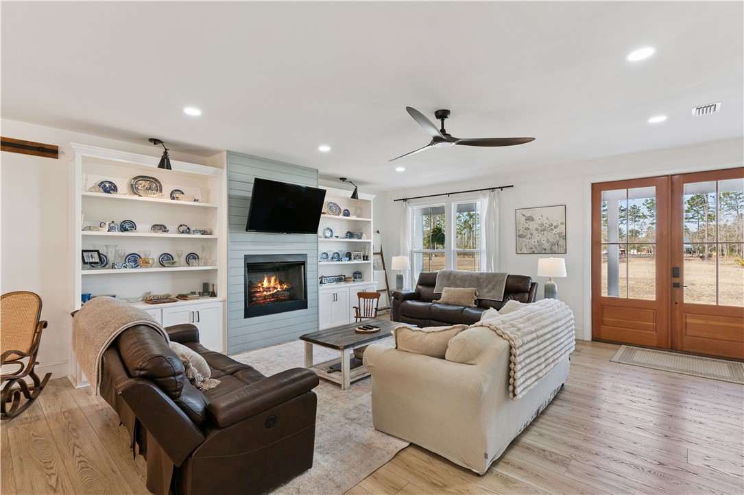 1757 McInstosh Trl SE