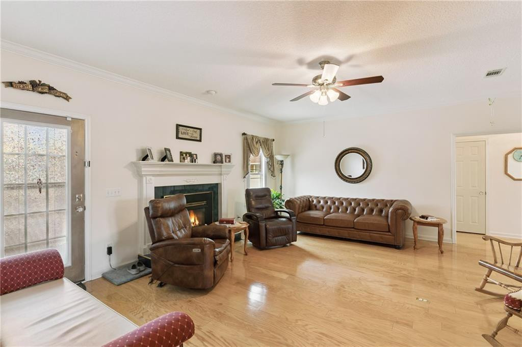 932 Hitching Post Lane