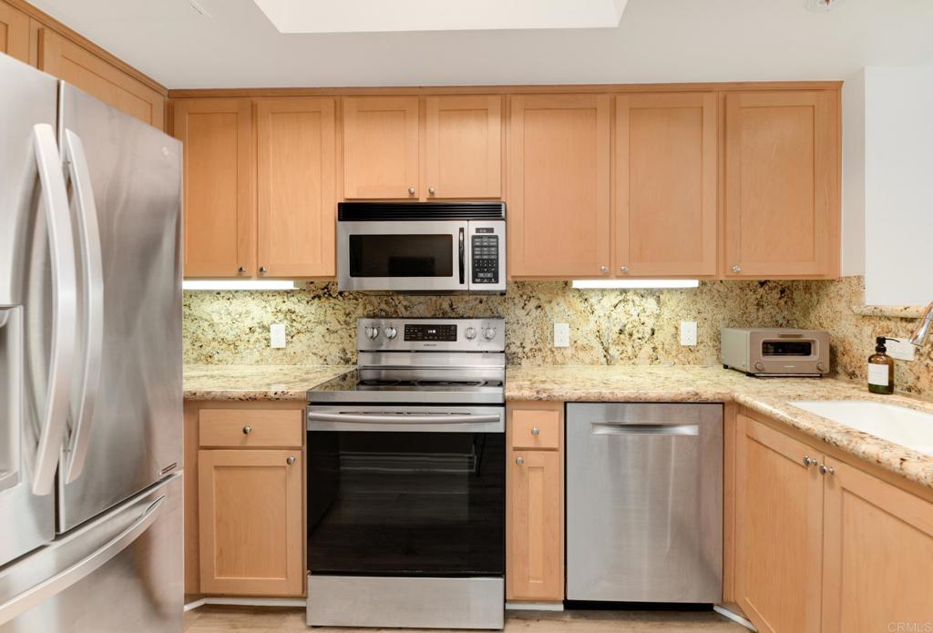 2400 5th Ave 339