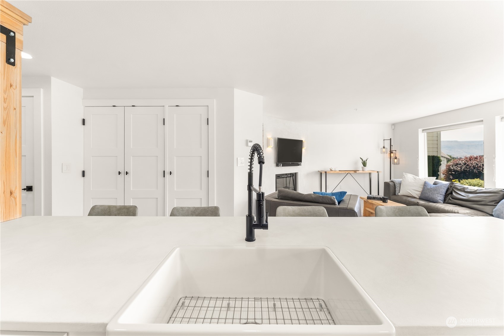 808 W Manson Highway Unit: D103