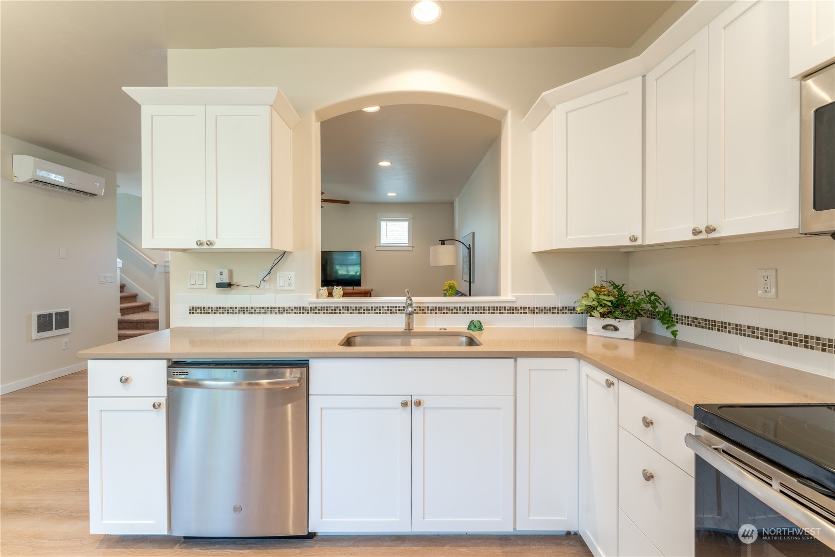 611 A E Okanogan Avenue