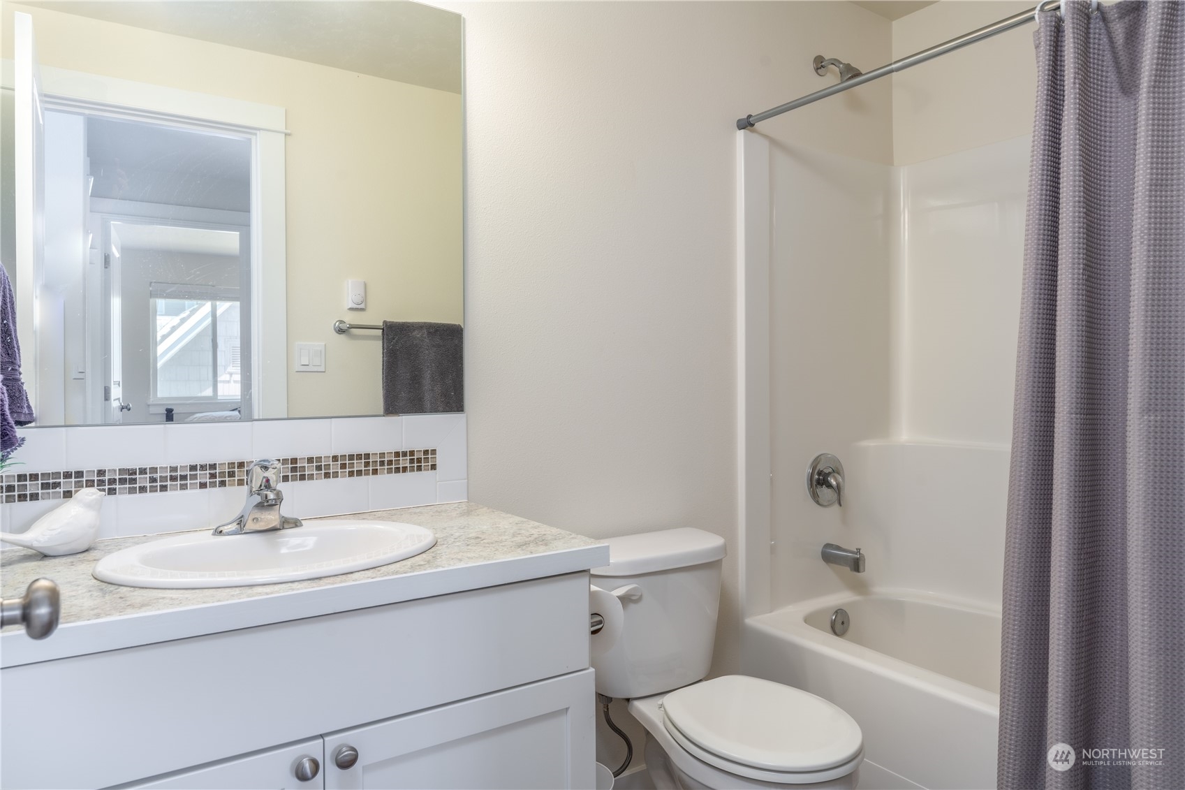 611 A E Okanogan Avenue