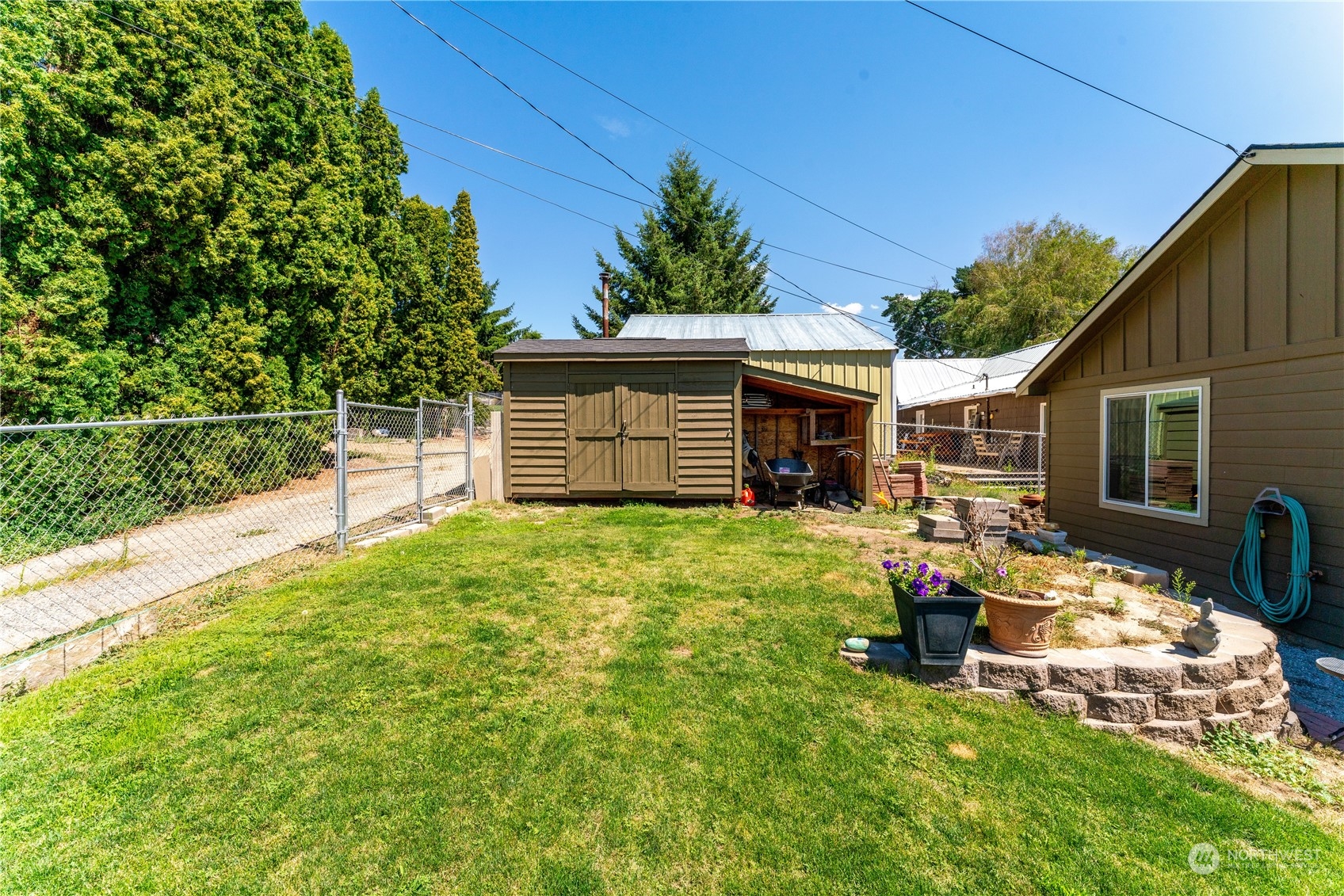 611 A E Okanogan Avenue