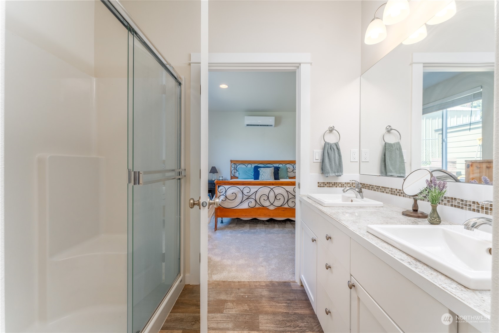 611 A E Okanogan Avenue