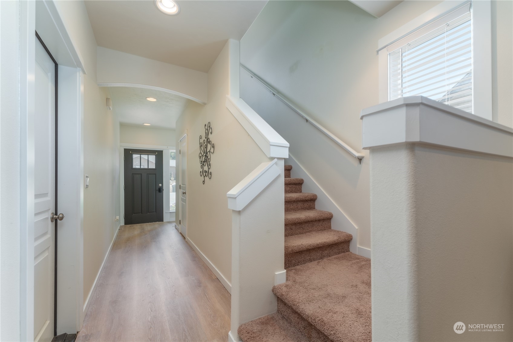 611 A E Okanogan Avenue