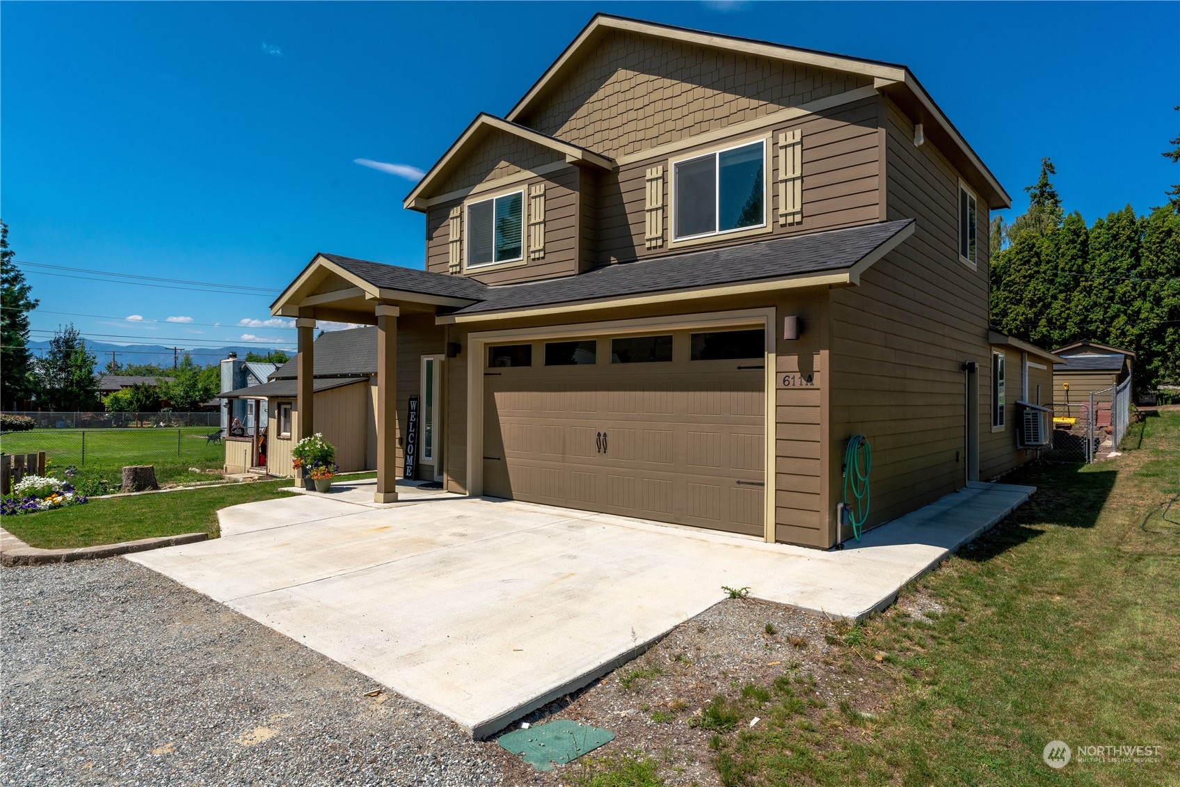 611 A E Okanogan Avenue