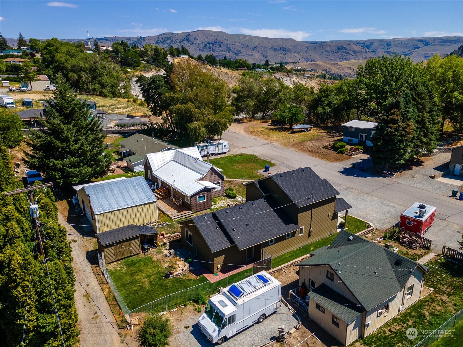 611 A E Okanogan Avenue