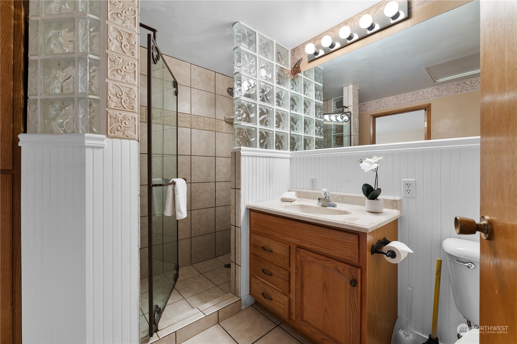 432 E Okanogan Avenue