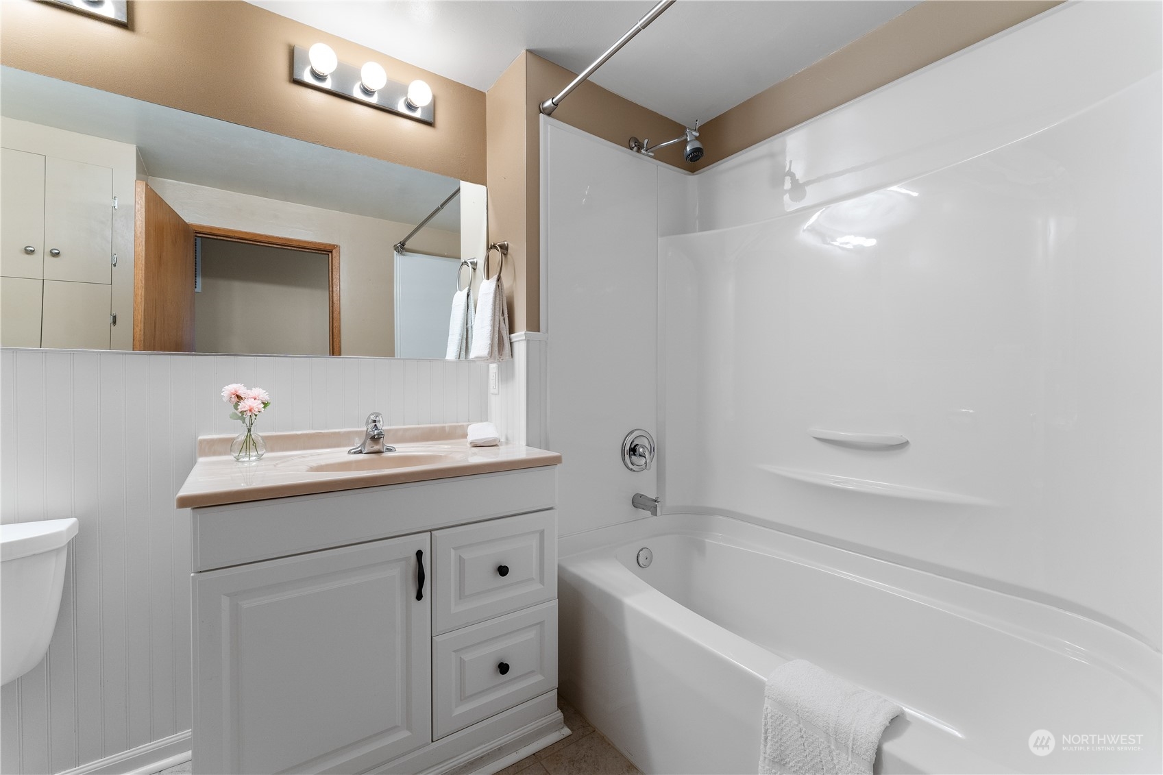 432 E Okanogan Avenue