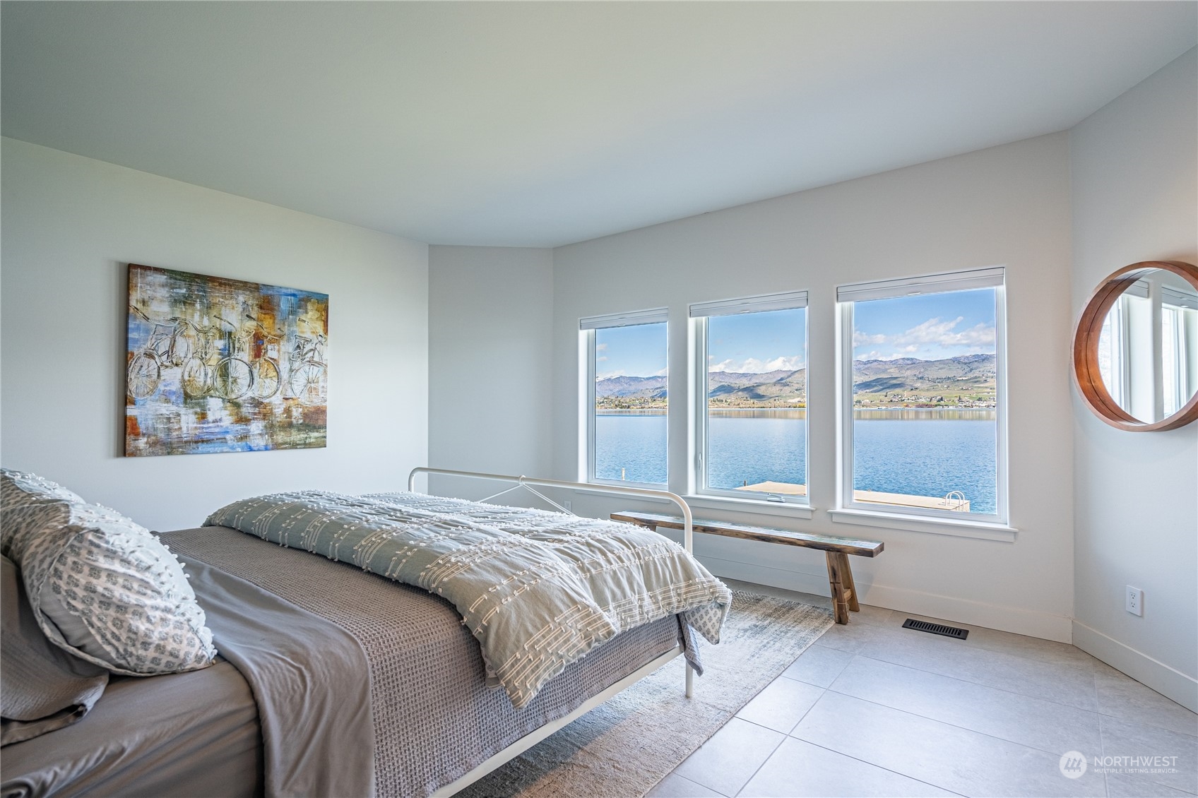 2902 S Lakeshore Road