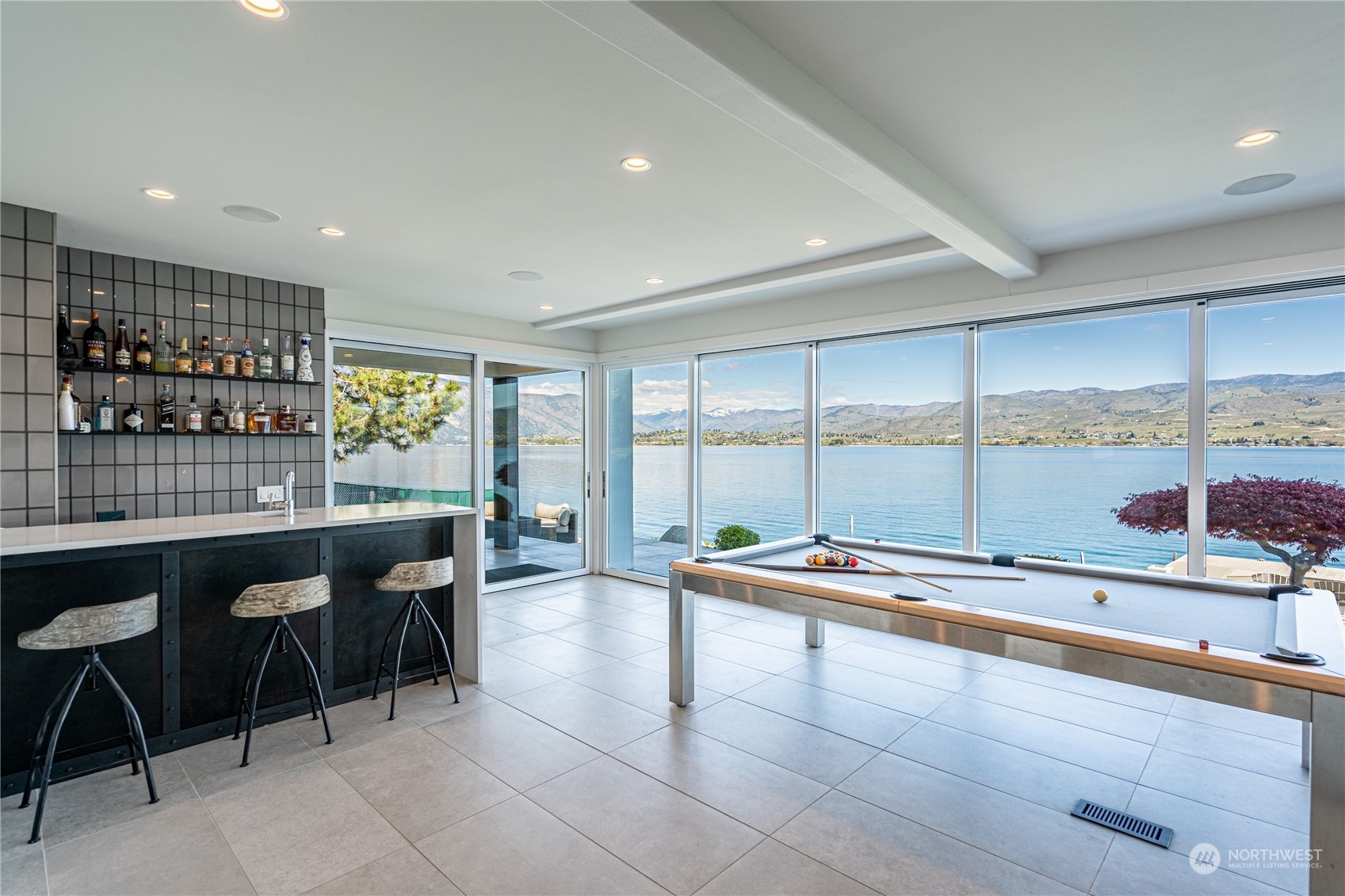 2902 S Lakeshore Road