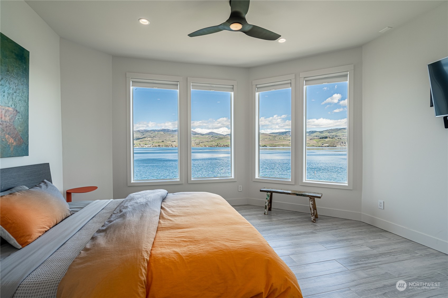 2902 S Lakeshore Road