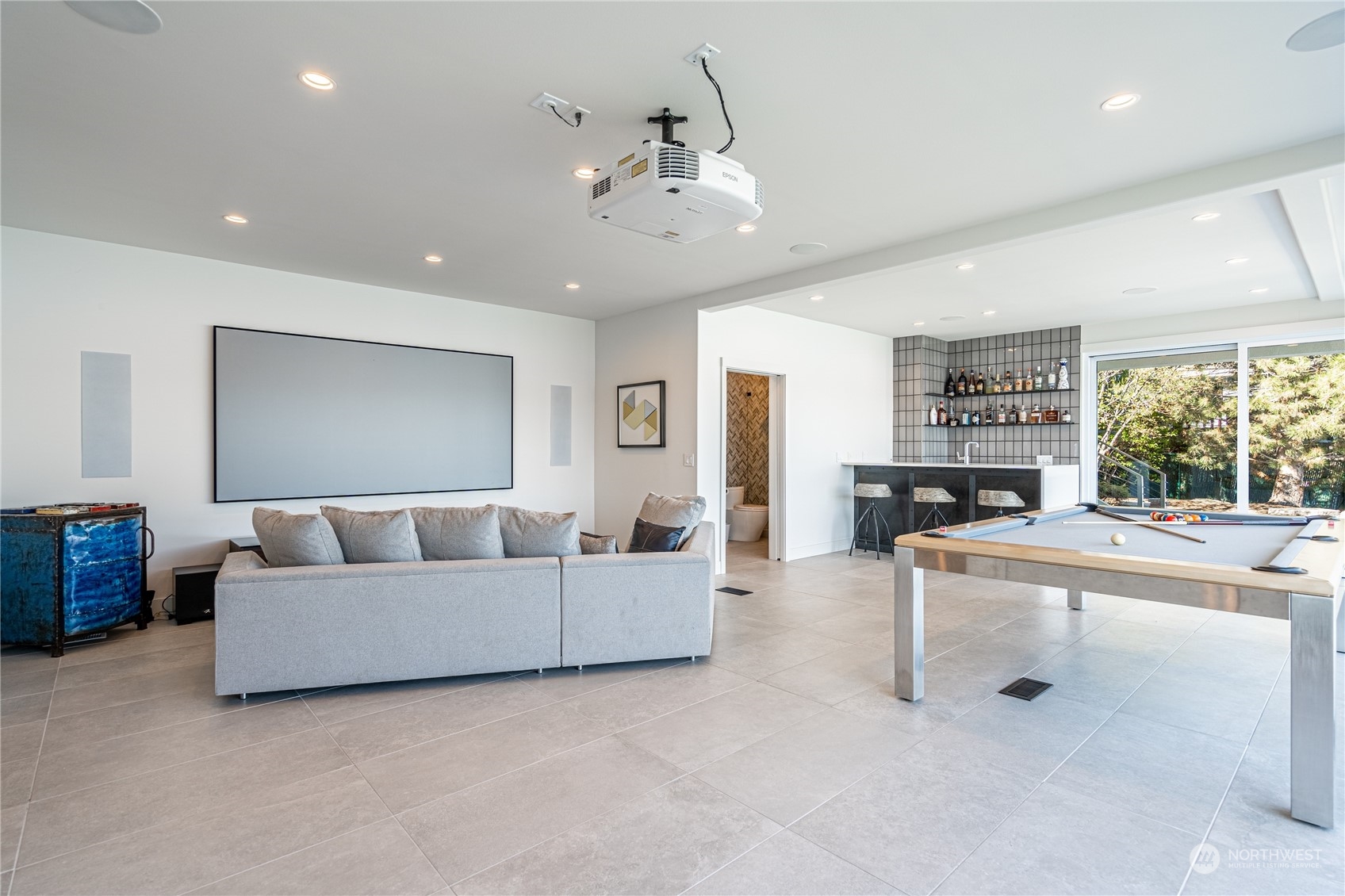 2902 S Lakeshore Road