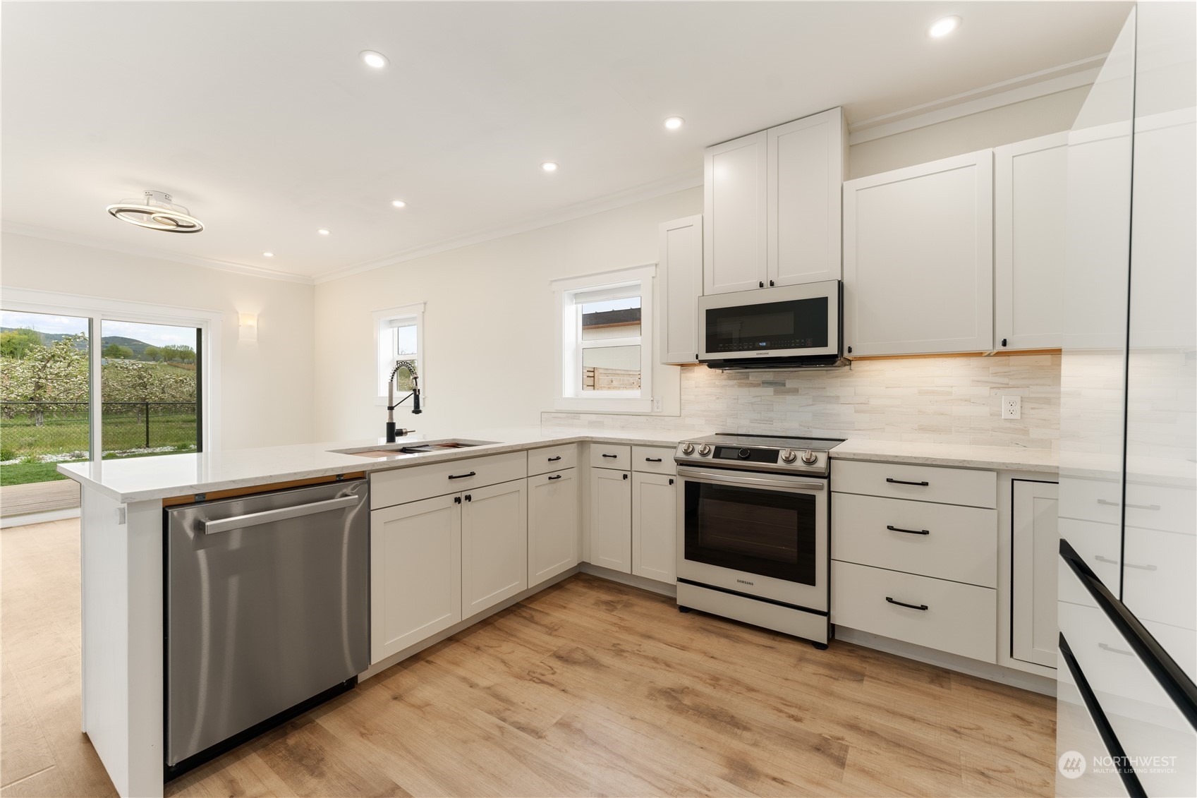 2932 Manson Boulevard