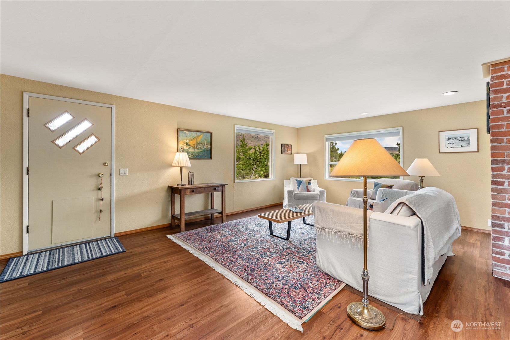 328 E Raymond Street