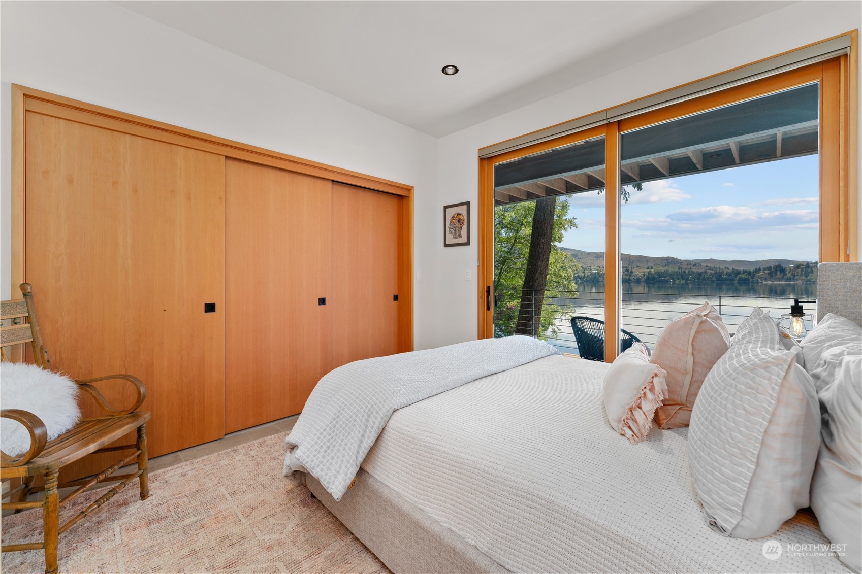 13561 S Lakeshore Road