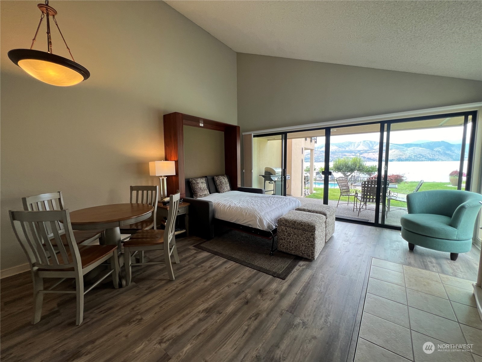 100 Lake Chelan Shores Drive Unit: 4-4