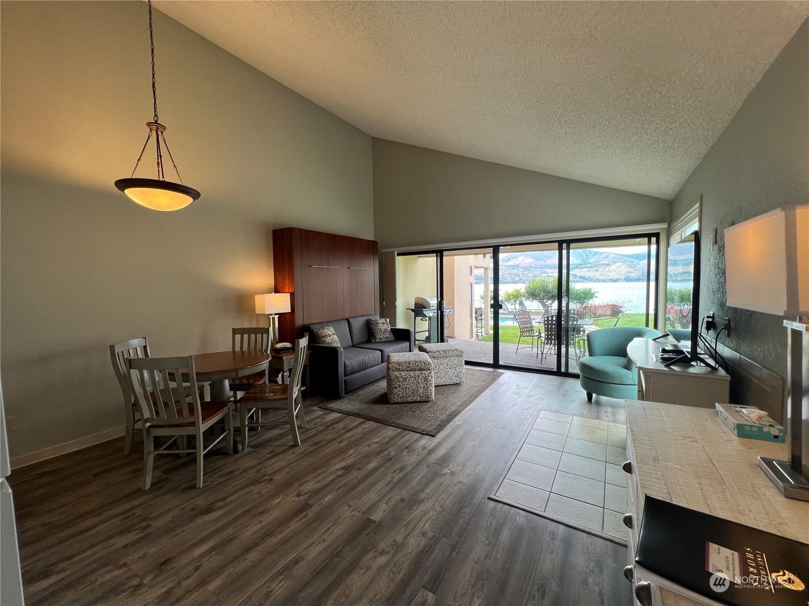 100 Lake Chelan Shores Drive Unit: 4-4
